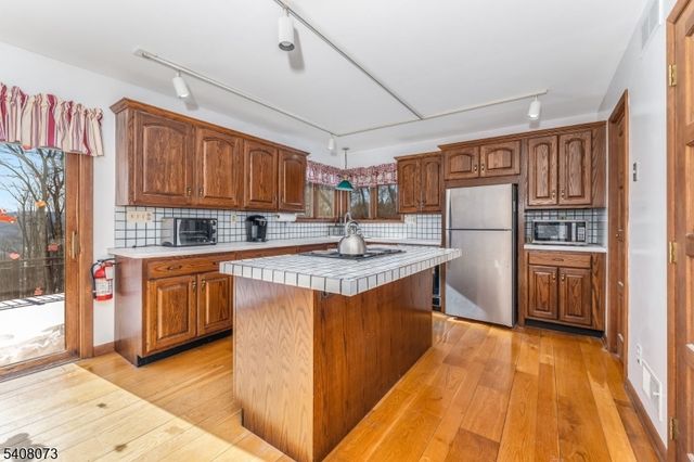 132 Mountain Rd, Pohatcong Twp., NJ 08865