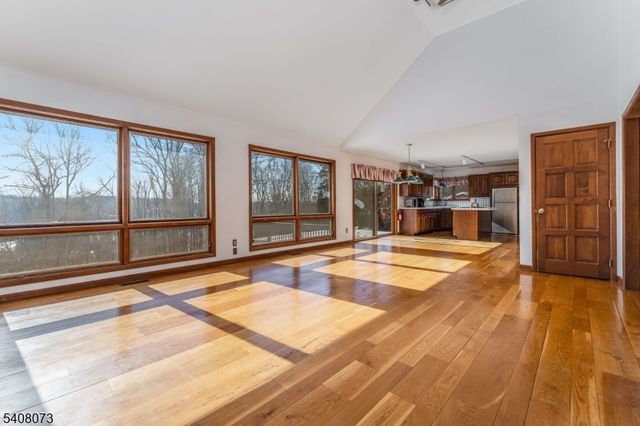 132 Mountain Rd, Pohatcong Twp., NJ 08865