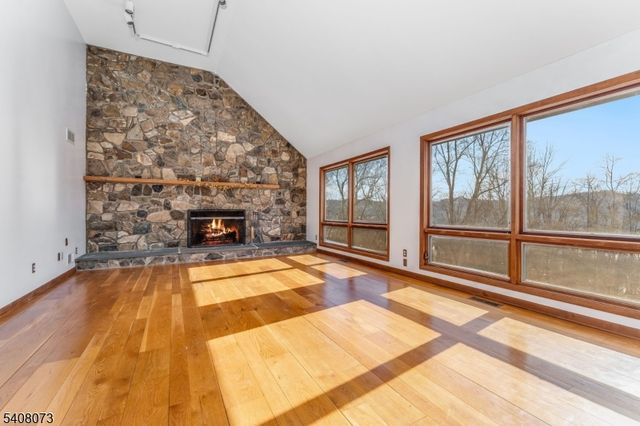 132 Mountain Rd, Pohatcong Twp., NJ 08865