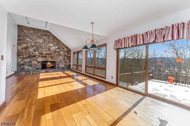 132 Mountain Rd, Pohatcong Twp., NJ 08865