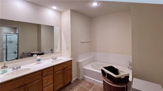 7515 Anderson Street, Shawnee, KS 66227