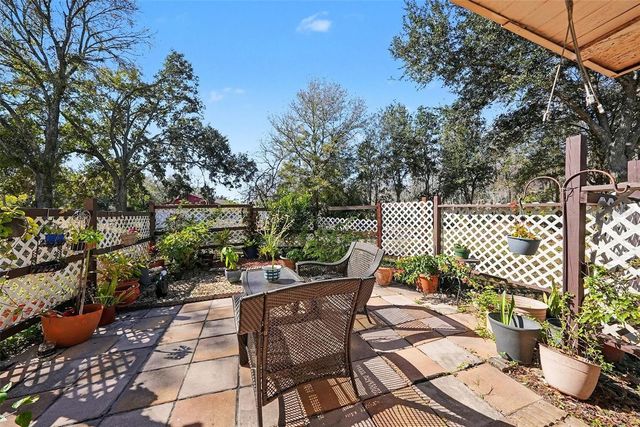 17511 EAGLE LANE, Lutz, FL 33558