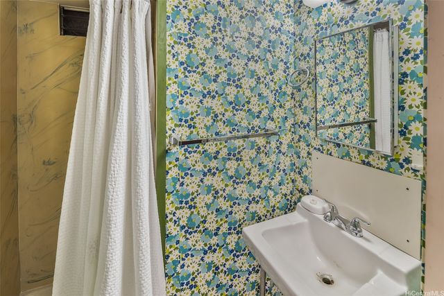 381 Puiwa Road, Honolulu, HI 96817