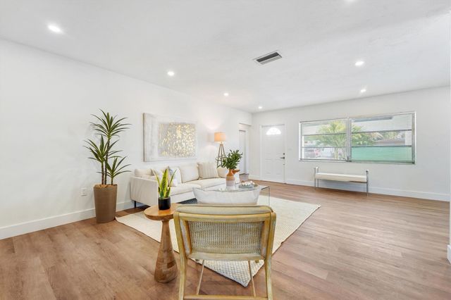 7521 Grant Court, Hollywood, FL 33024