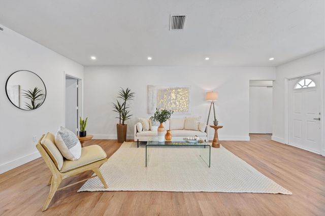 7521 Grant Court, Hollywood, FL 33024