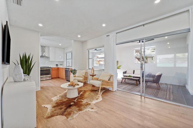 7521 Grant Court, Hollywood, FL 33024