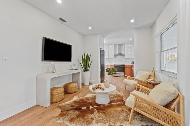 7521 Grant Court, Hollywood, FL 33024