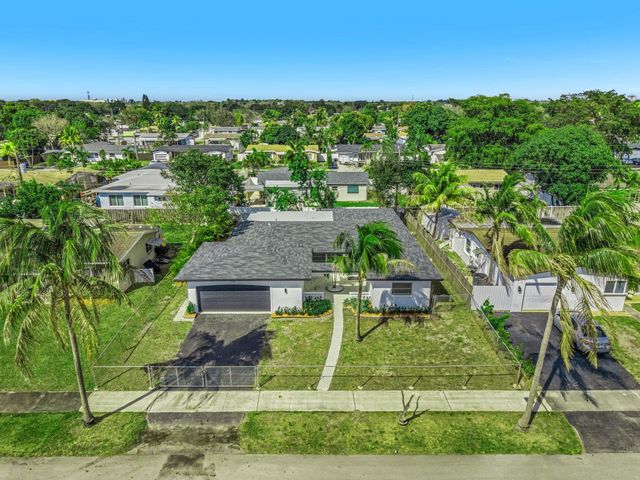 7521 Grant Court, Hollywood, FL 33024
