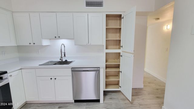 6203 E GLENCOVE Street 1, Mesa, AZ 85205