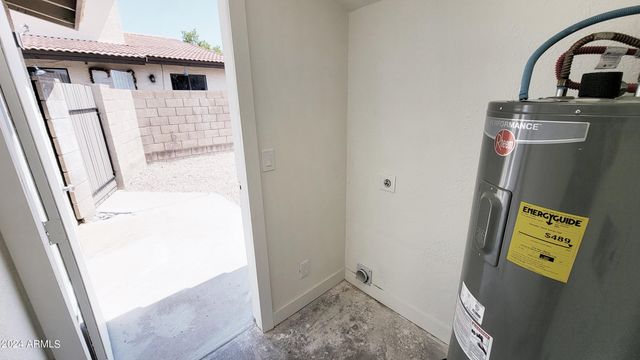 6203 E GLENCOVE Street 1, Mesa, AZ 85205