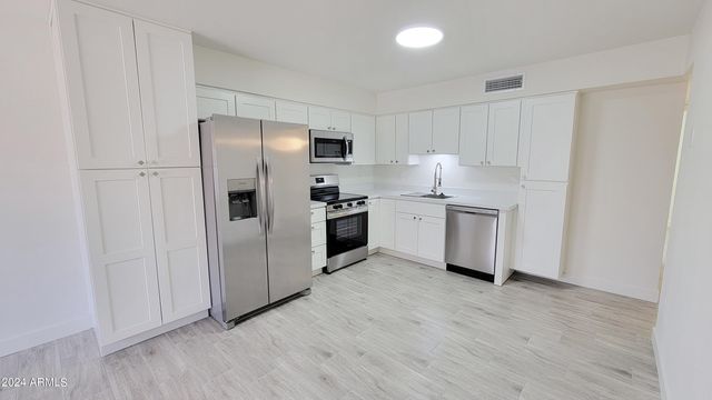 6203 E GLENCOVE Street 1, Mesa, AZ 85205