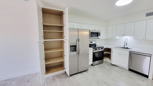 6203 E GLENCOVE Street 1, Mesa, AZ 85205