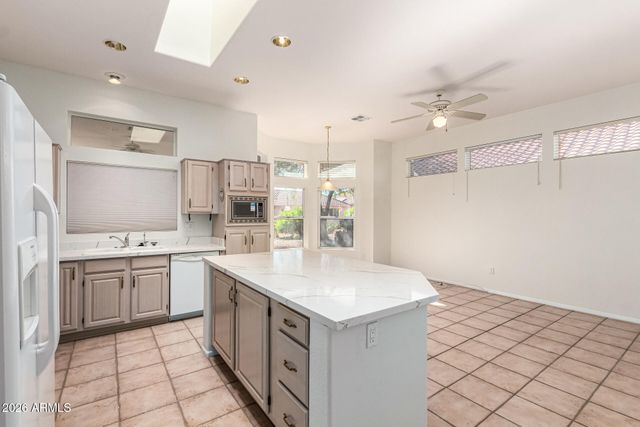 15427 W HERITAGE Drive, Sun City West, AZ 85375