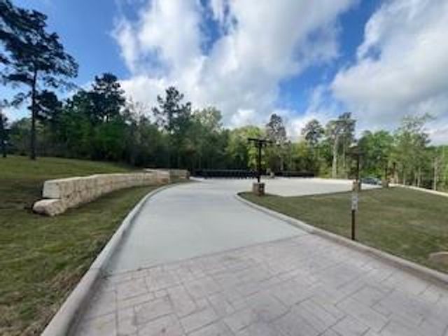 15871 Ridge Oak Road, Willis, TX 77378