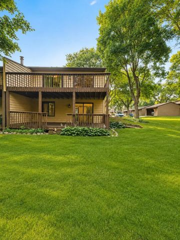 240 W Eagle Lake Drive, Maple Grove, MN 55369