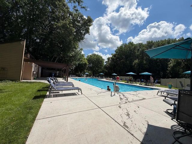 240 W Eagle Lake Drive, Maple Grove, MN 55369