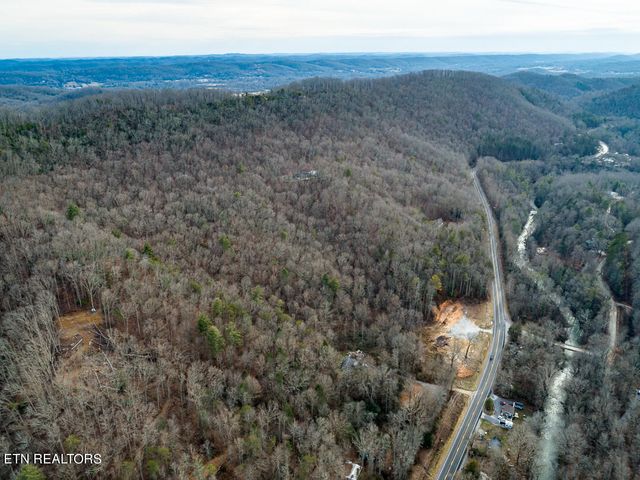 302 Frost Bottom Rd, Oliver Springs, TN 37840