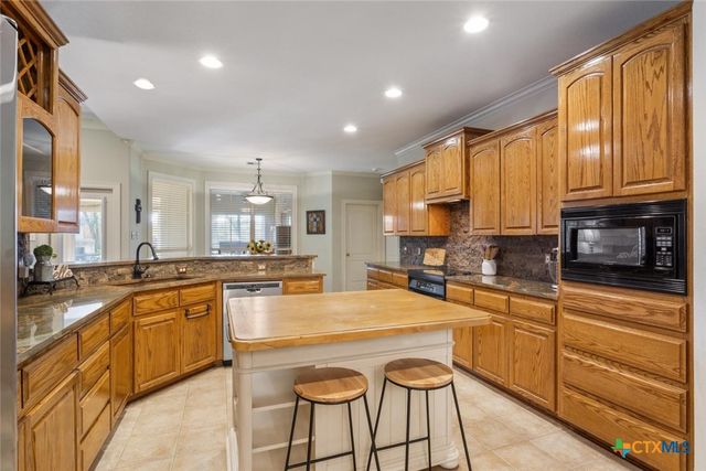 1208 Salado Oaks Drive, Salado, TX 76571
