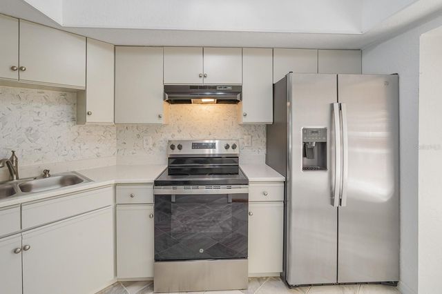 3323 MEADOW RUN CIRCLE, Venice, FL 34293