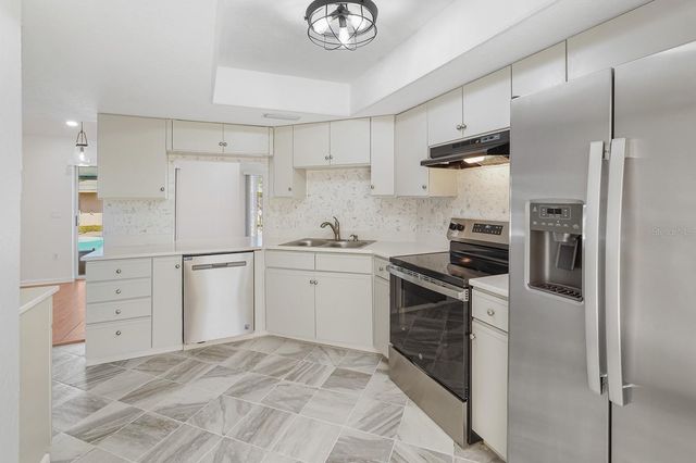 3323 MEADOW RUN CIRCLE, Venice, FL 34293