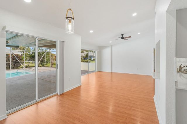 3323 MEADOW RUN CIRCLE, Venice, FL 34293