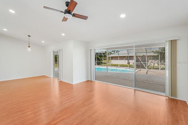 3323 MEADOW RUN CIRCLE, Venice, FL 34293