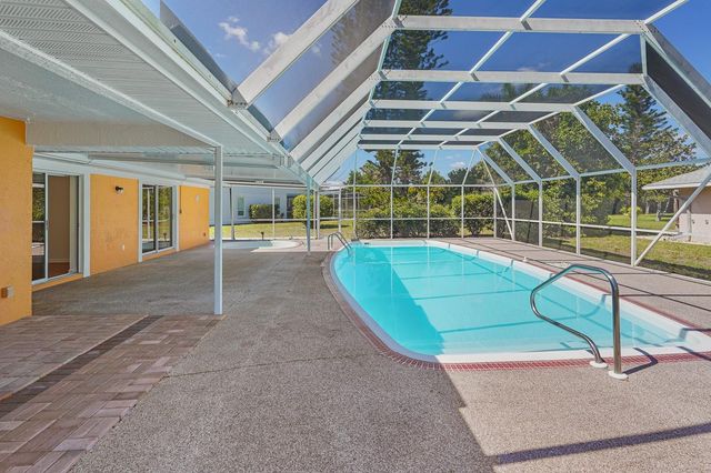 3323 MEADOW RUN CIRCLE, Venice, FL 34293