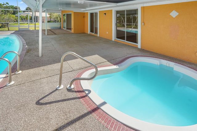 3323 MEADOW RUN CIRCLE, Venice, FL 34293