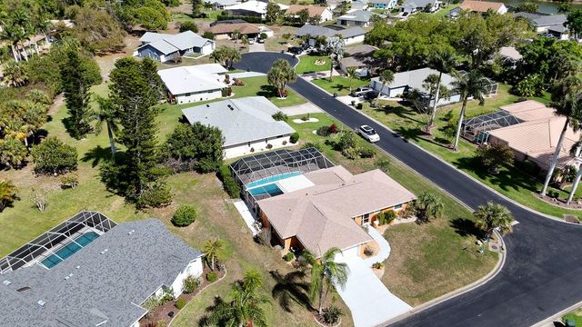 3323 MEADOW RUN CIRCLE, Venice, FL 34293