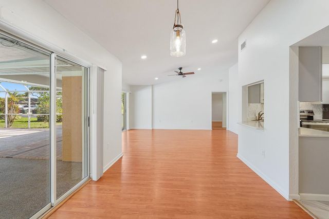 3323 MEADOW RUN CIRCLE, Venice, FL 34293