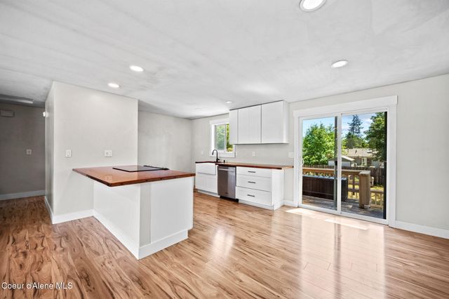 8247 W Montana ST, Rathdrum, ID 83858