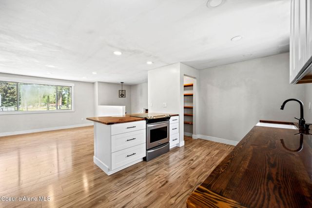 8247 W Montana ST, Rathdrum, ID 83858