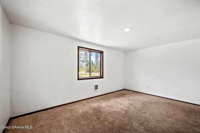 8247 W Montana ST, Rathdrum, ID 83858