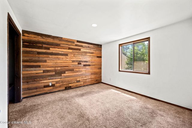 8247 W Montana ST, Rathdrum, ID 83858