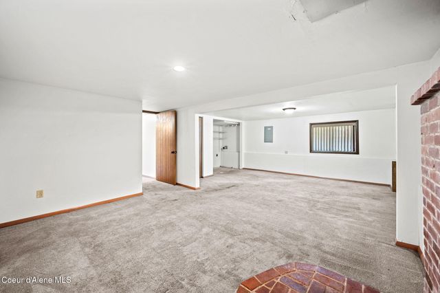 8247 W Montana ST, Rathdrum, ID 83858