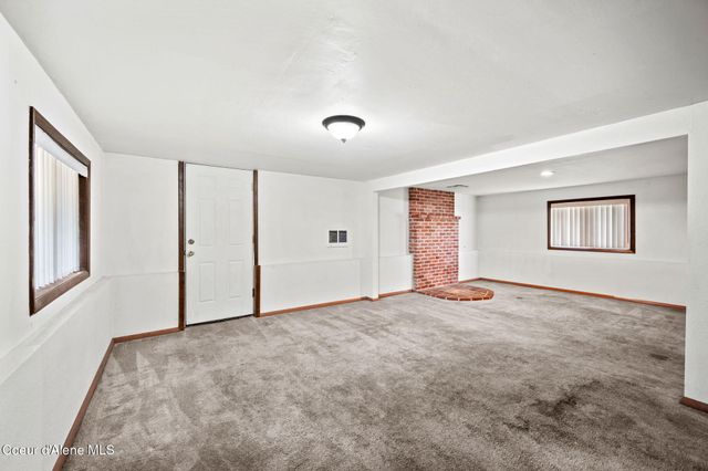 8247 W Montana ST, Rathdrum, ID 83858