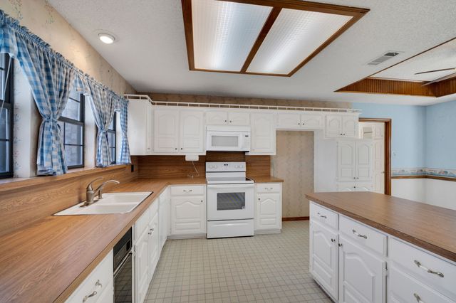 2206 Bells Chapel Road, Waxahachie, TX 75165