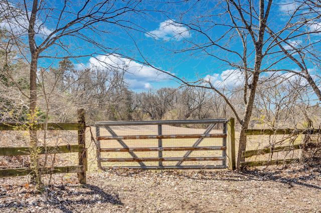 2206 Bells Chapel Road, Waxahachie, TX 75165