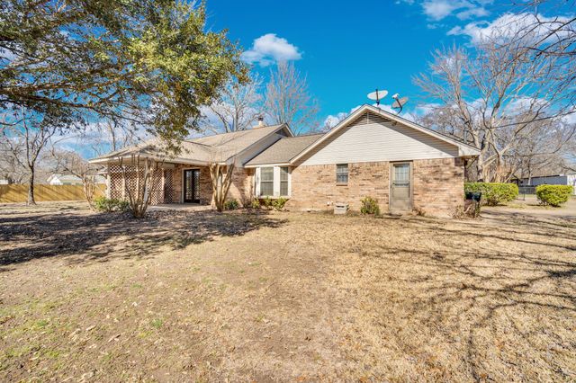 2206 Bells Chapel Road, Waxahachie, TX 75165