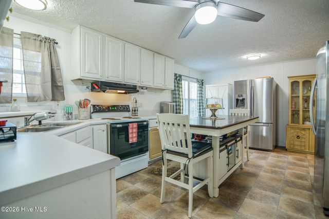 110 Brookside Lane, Four Oaks, NC 27524