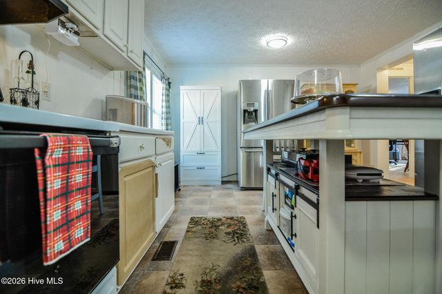 110 Brookside Lane, Four Oaks, NC 27524