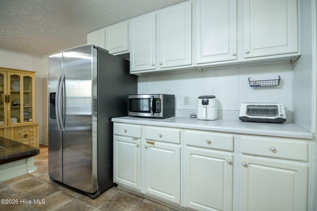 110 Brookside Lane, Four Oaks, NC 27524