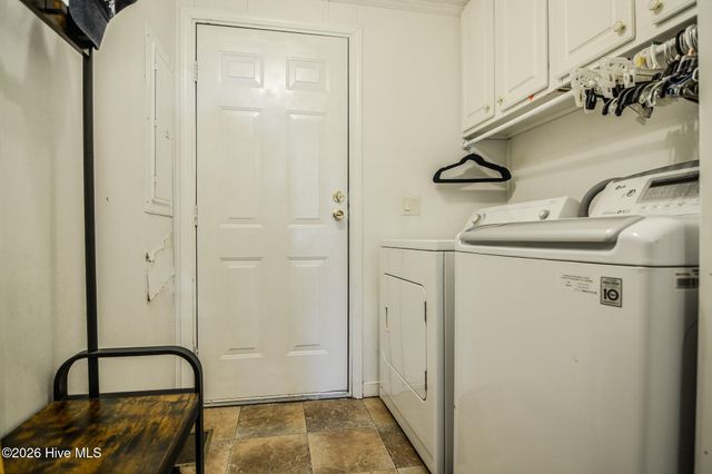 110 Brookside Lane, Four Oaks, NC 27524