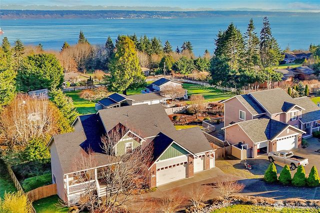 11518 NE Skyward Loop, Kingston, WA 98346