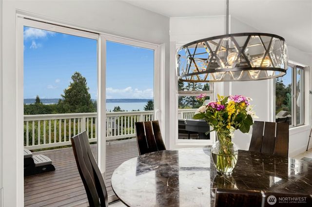 11518 NE Skyward Loop, Kingston, WA 98346