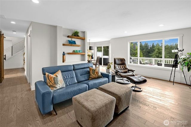 11518 NE Skyward Loop, Kingston, WA 98346