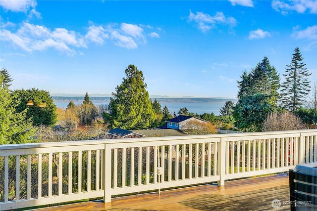 11518 NE Skyward Loop, Kingston, WA 98346