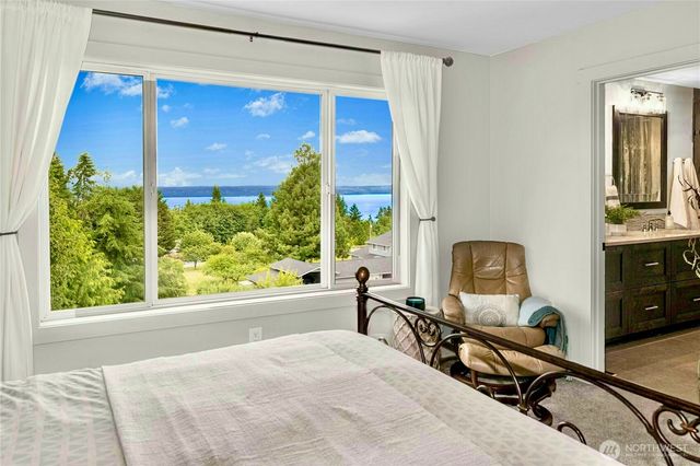 11518 NE Skyward Loop, Kingston, WA 98346