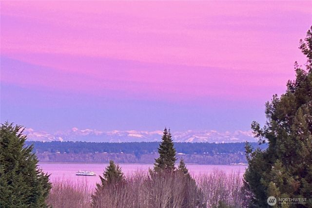 11518 NE Skyward Loop, Kingston, WA 98346