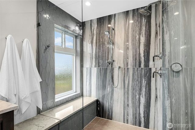 11518 NE Skyward Loop, Kingston, WA 98346